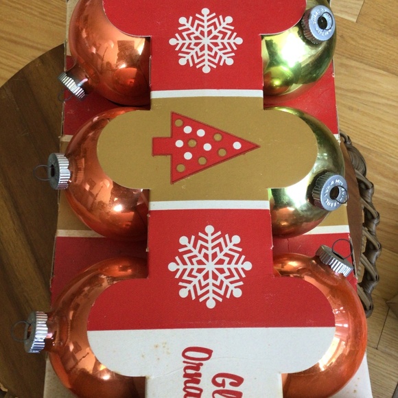 Six Shiny Brite Ornaments - Picture 1 of 4